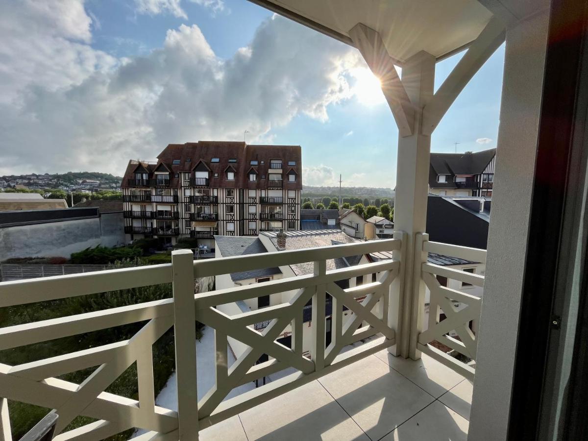 شقة Sejour Authentique - Balcon, Parking & Wifi Ultra-Rapide دوفييل المظهر الخارجي الصورة