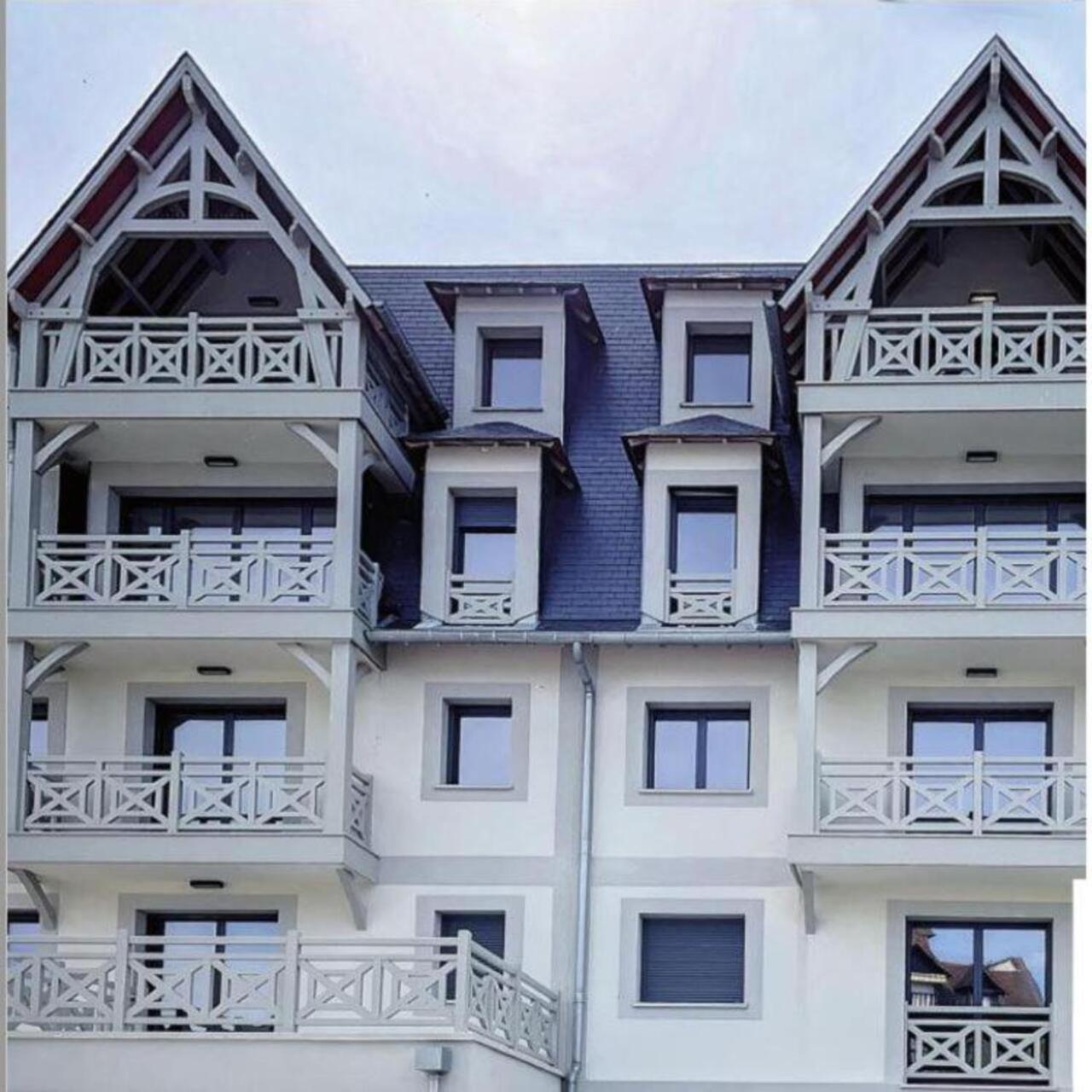 شقة Sejour Authentique - Balcon, Parking & Wifi Ultra-Rapide دوفييل المظهر الخارجي الصورة